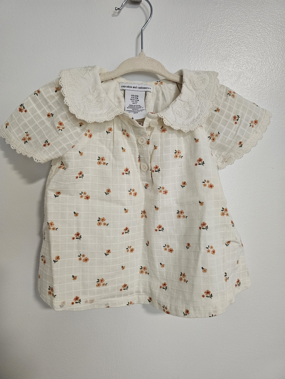 🧸2/20$ cupcakes & cashmere Cream Floral Eyelet Collar Blouse Size 12M Baby Girl